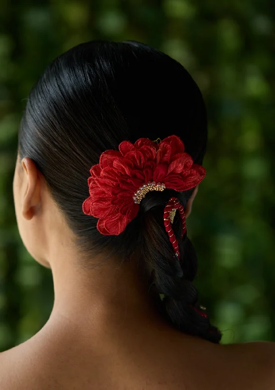 black hairbands for a minimalistic look -Chandra Floral Claw Clip