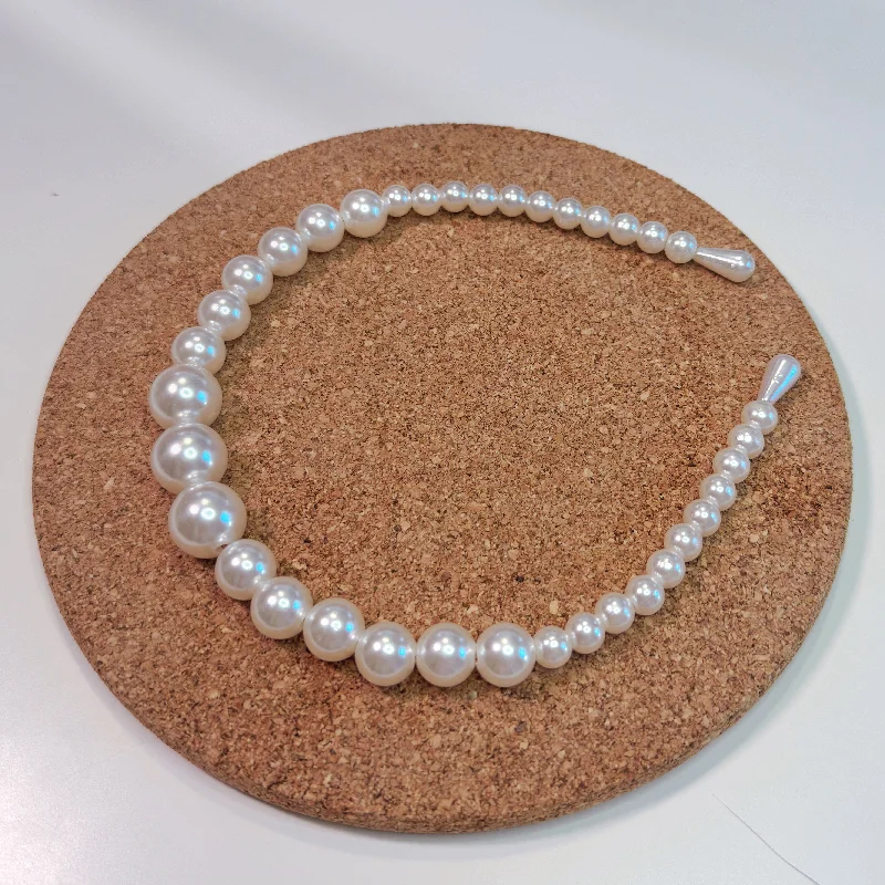 vintage hair accessories for women -Elegant Simplicity: Premium Pearl Headband